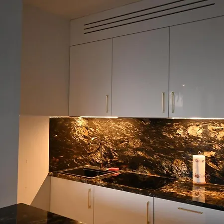 Onyx Modern Tower