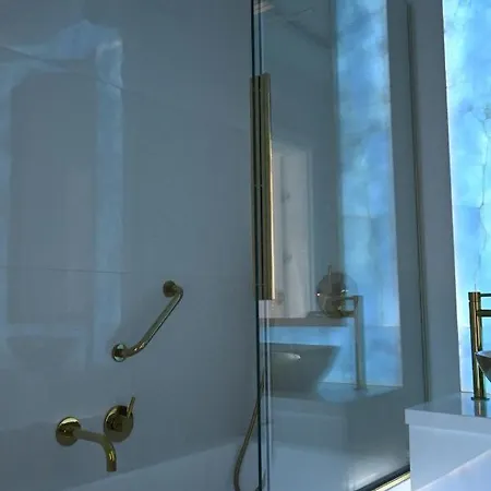 Апартаменты Onyx Modern Tower