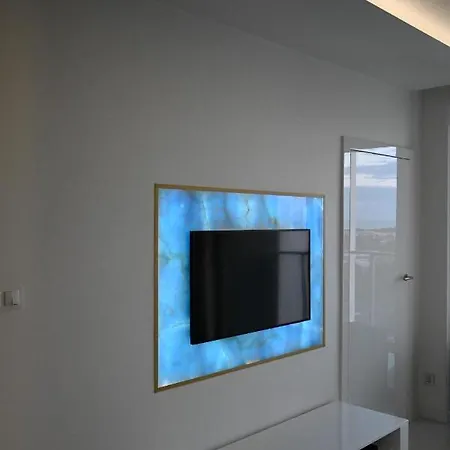 Onyx Modern Tower