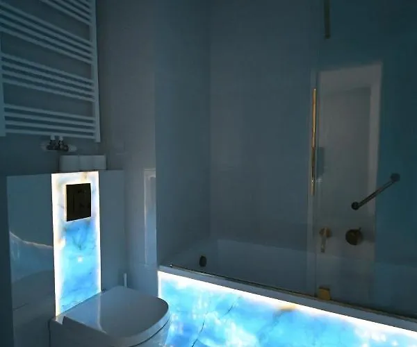 Onyx Modern Tower גדינייה